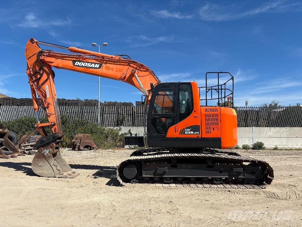 Doosan DX 235 LCR حفارات زحافة