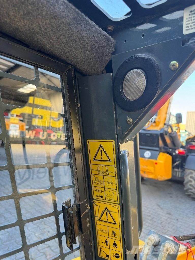 Gehl R105 لوادر انزلاقية التوجيه