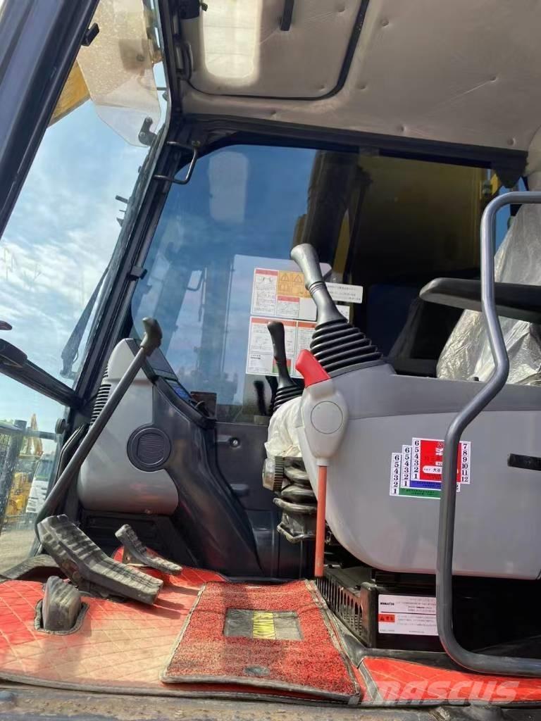 Komatsu 200-8 حفارات زحافة