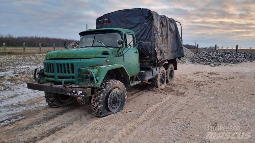 ZIL 157 K 6x6 شاحنات ذات هيكل صندوقي