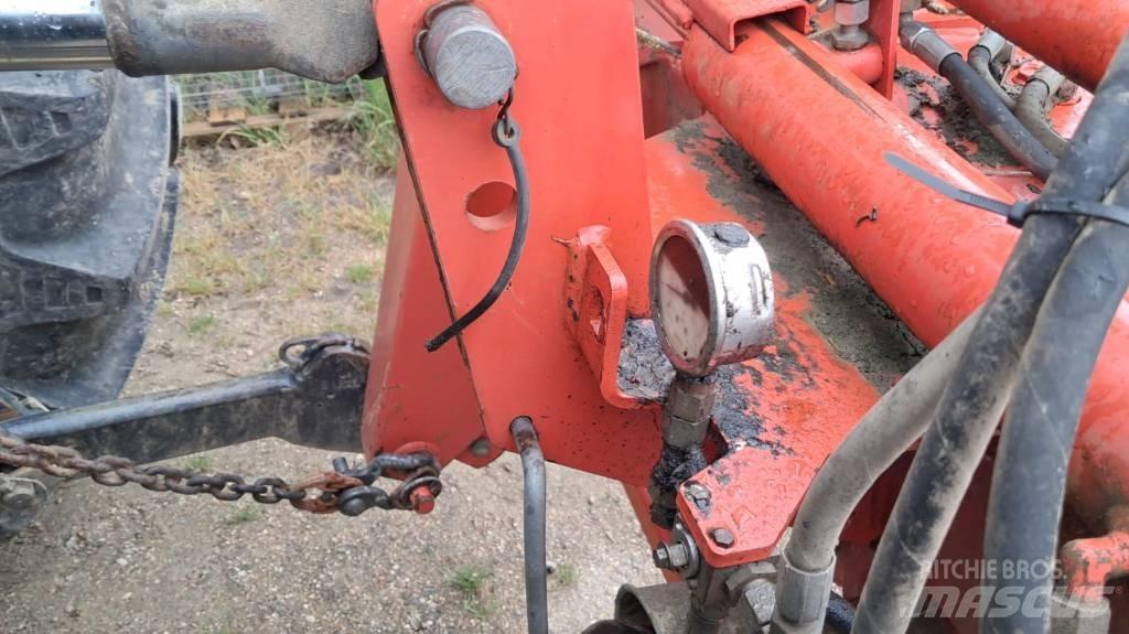 Kuhn GMD 702 جزازات