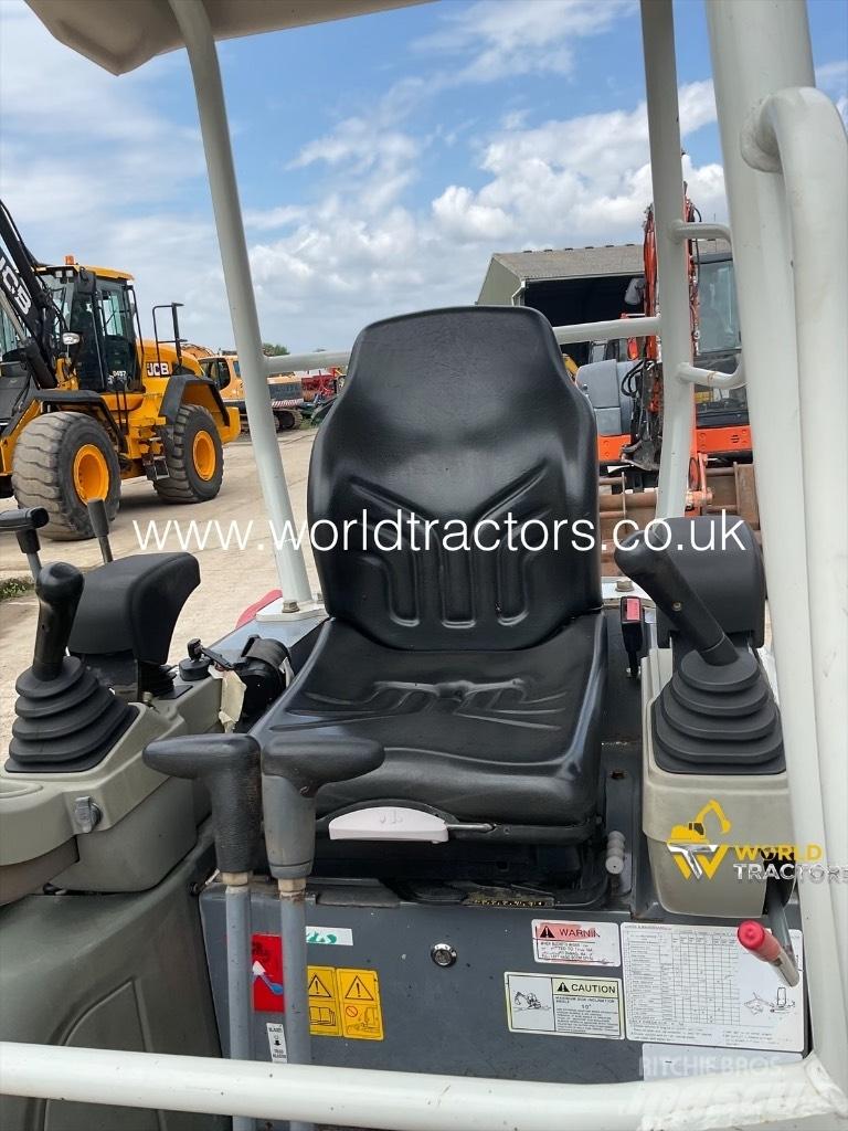 Takeuchi TB 216 حفارات صغيرة أقل من 7 طن (حفارات صغيرة)