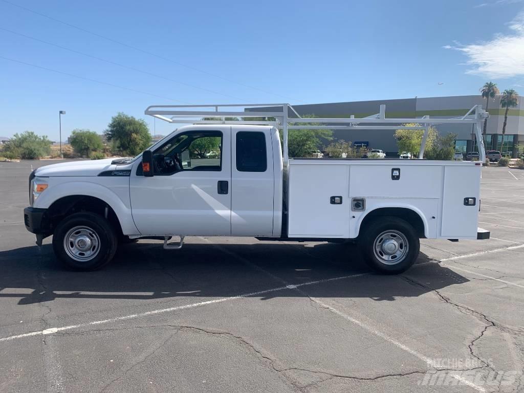 Ford F 250 XL SD ماكينات منفعة عامة
