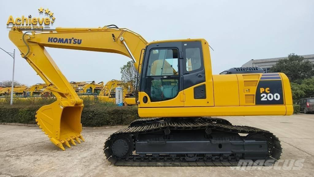 Komatsu PC 200 حفارات زحافة