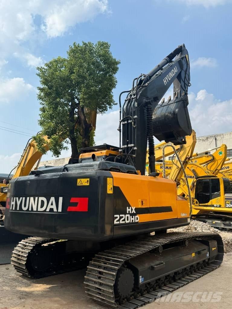 Hyundai HX220HD حفارات وسط 7 طن - 12 طن