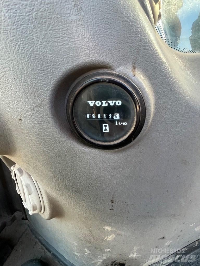 Volvo EC 480 E L حفارات زحافة
