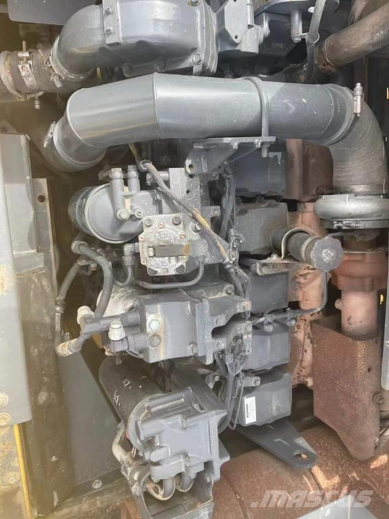 Komatsu PC 450-8 حفارات زحافة