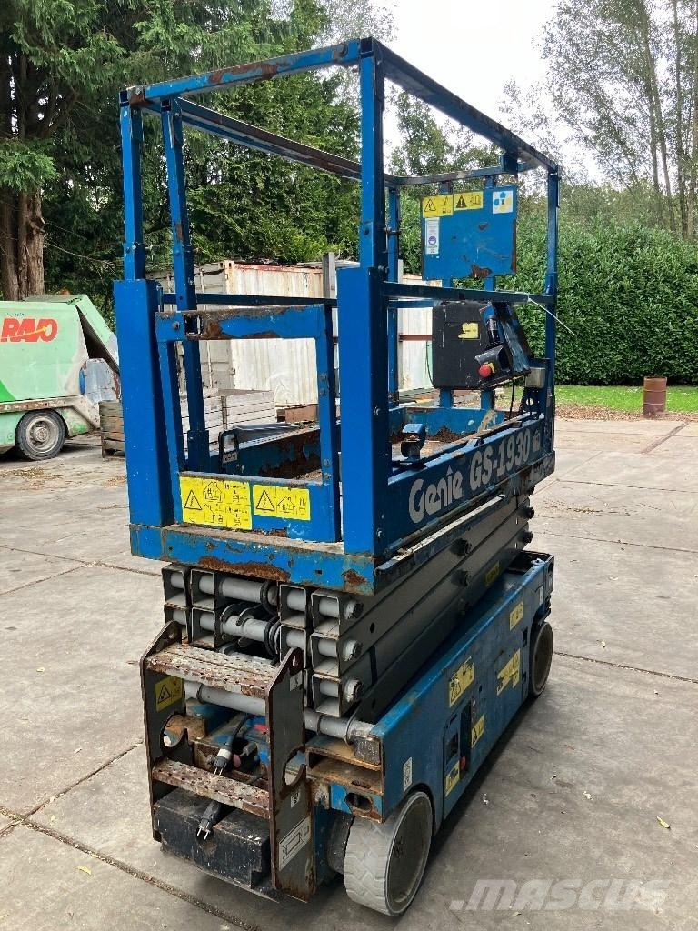 Snorkel sj1932 رافعات مقصية الشكل