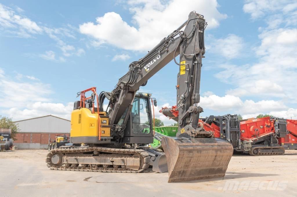 Volvo ECR 145 E حفارات زحافة