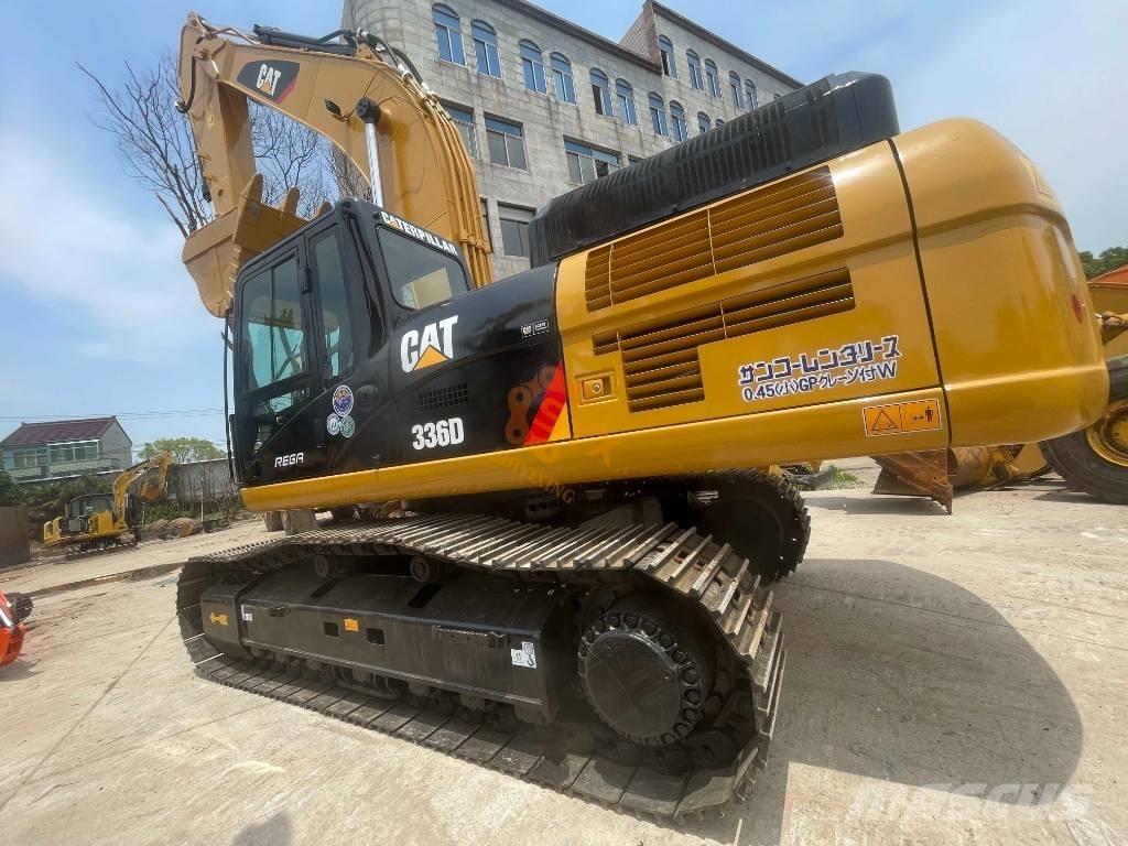CAT 336 D حفارات زحافة