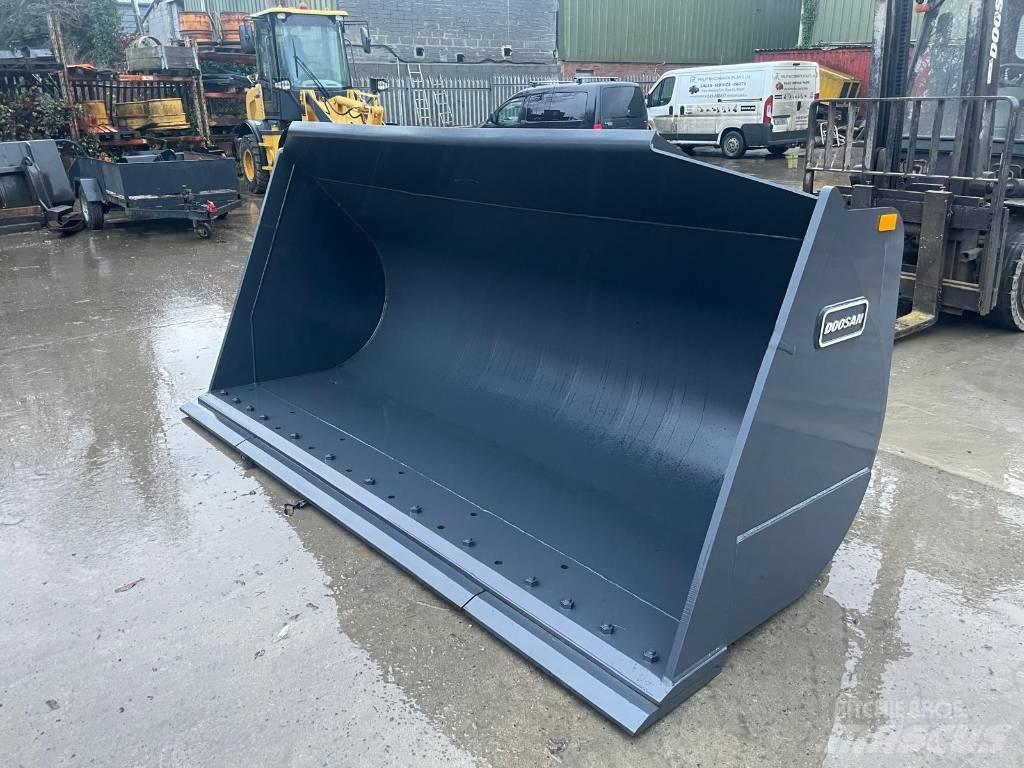 Doosan DL 320-7 دلاء