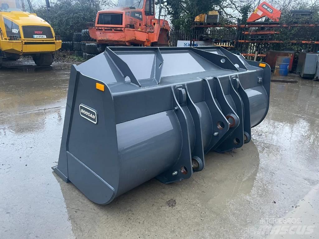 Doosan DL 320-7 دلاء