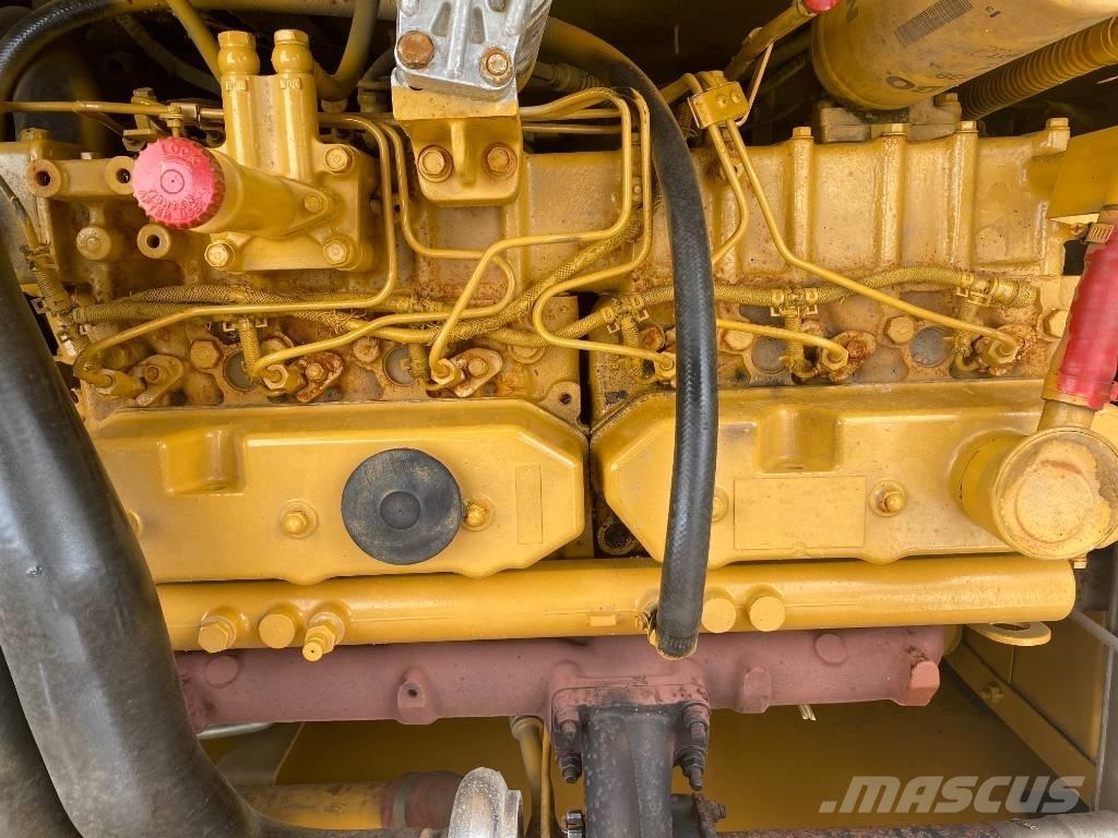 CAT 320 C حفارات زحافة