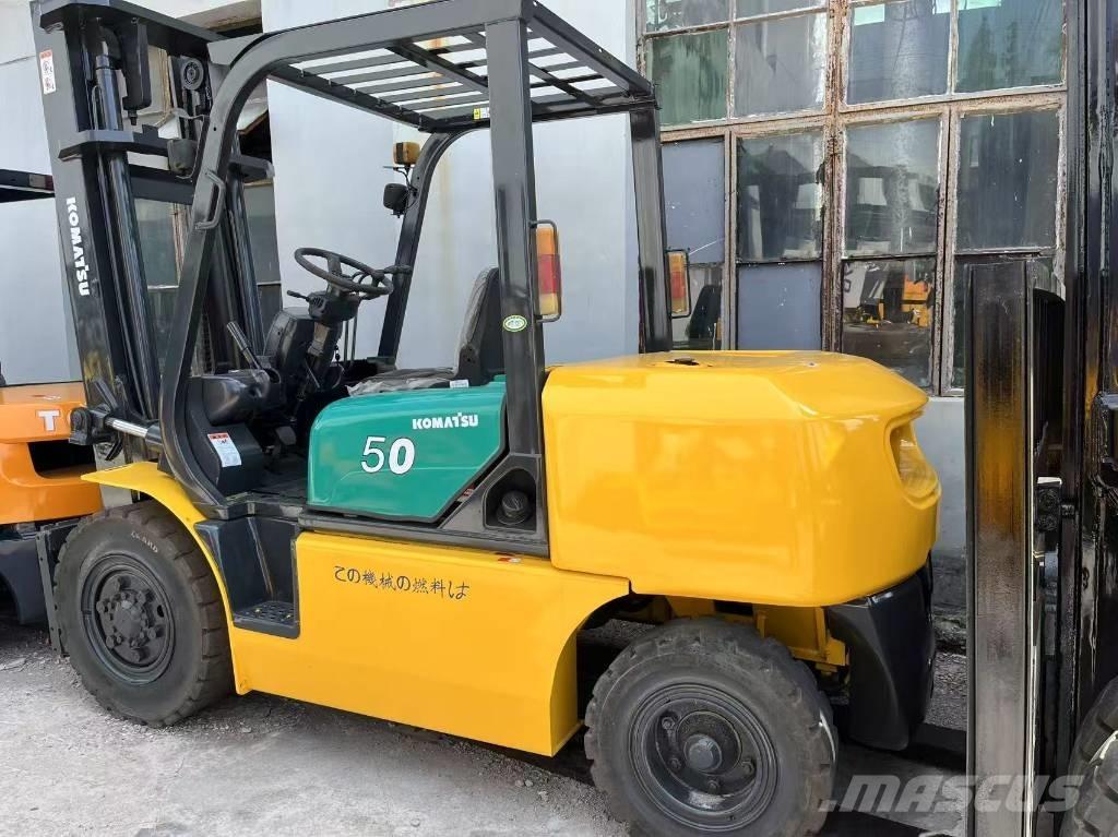 Komatsu FD 50-6 شاحنات الديزل