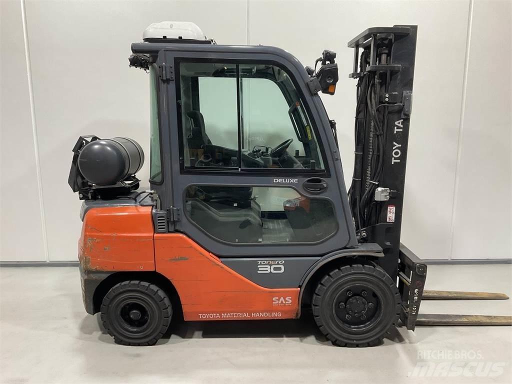 Toyota 02-8FGF30 شاحنات LPG