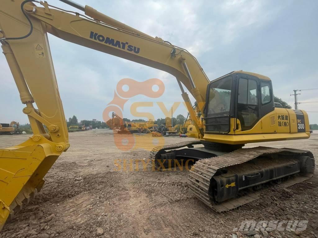 Komatsu PC 300-7 حفارات زحافة