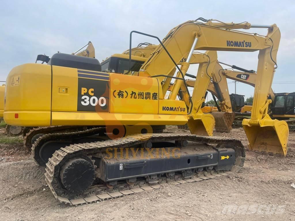 Komatsu PC 300-7 حفارات زحافة