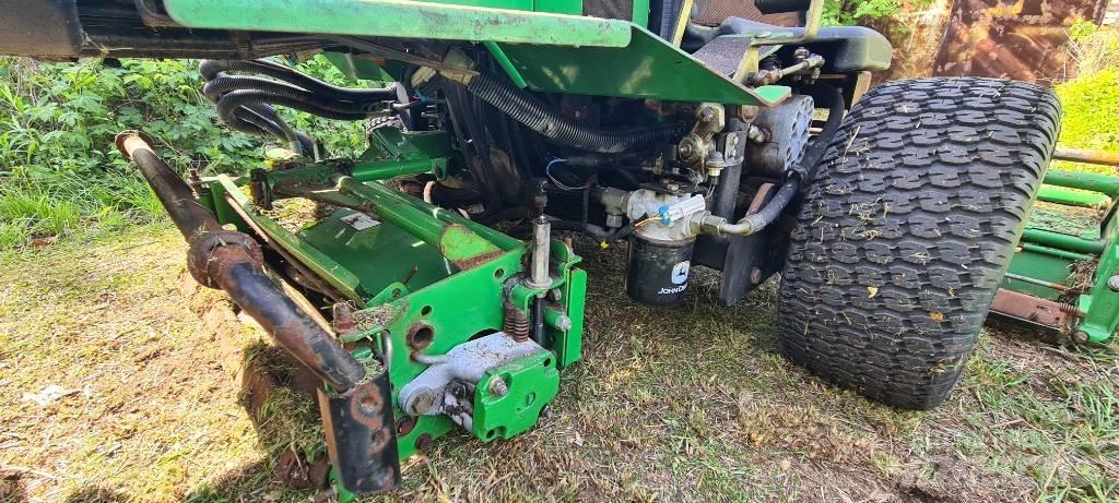 John Deere 2653 B ماكينات جز العشب
