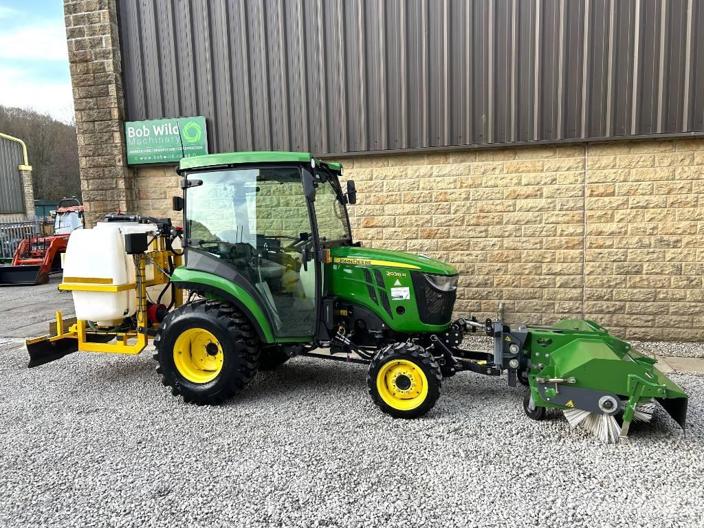 John Deere 2038R جرارات مدمجة