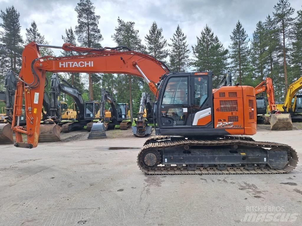 Hitachi ZX225USLC-7 حفارات زحافة