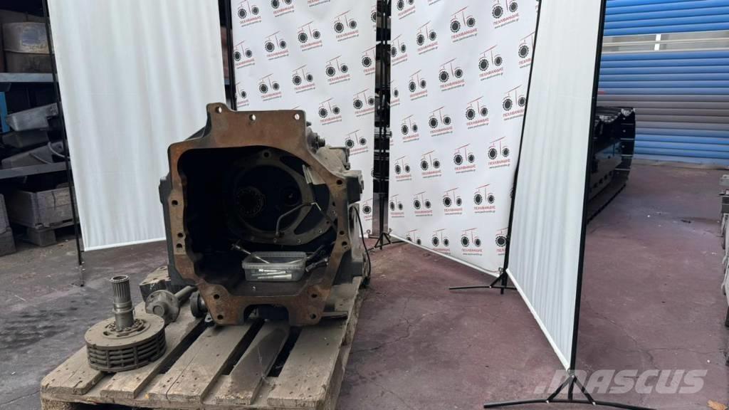 New Holland T 7 أجهزة نقل