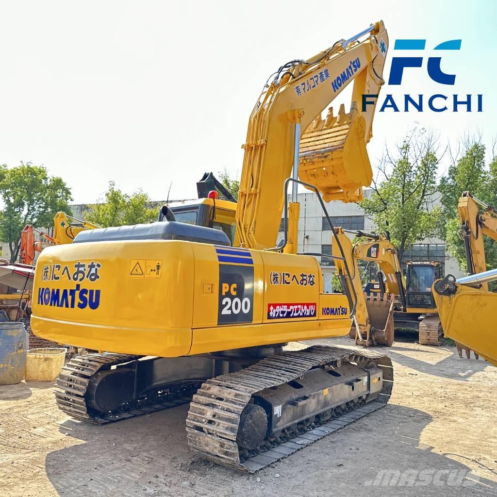 Komatsu PC 200 حفارات زحافة