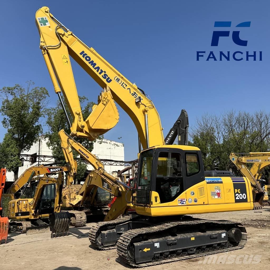 Komatsu PC 200 حفارات زحافة