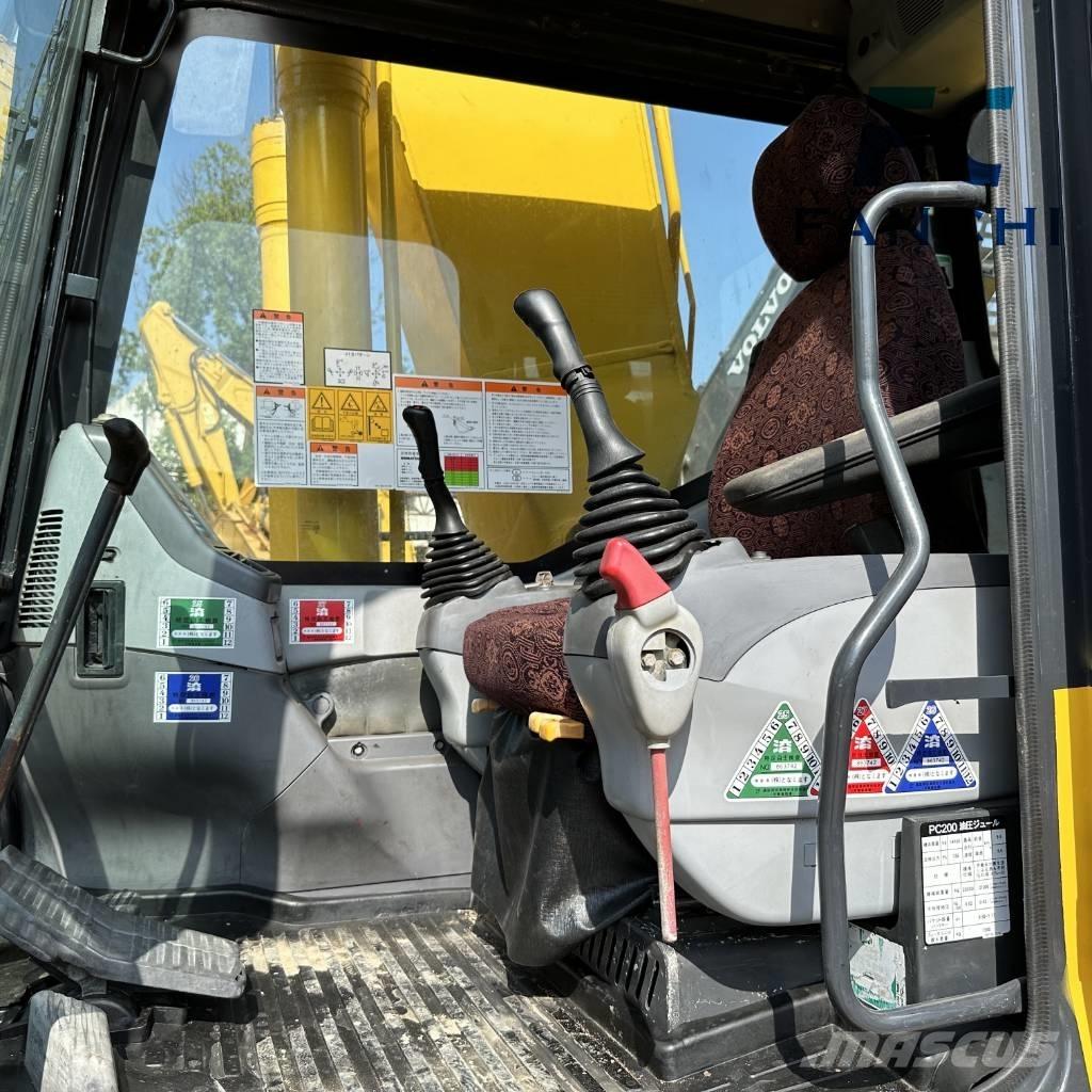 Komatsu PC 200 حفارات زحافة