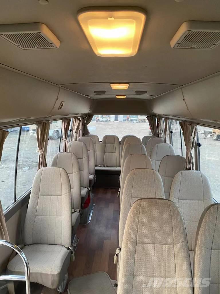 Toyota Coaster Bus حافلة صغيرة