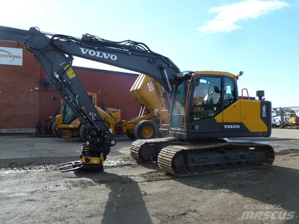 Volvo EC140EL حفارات زحافة