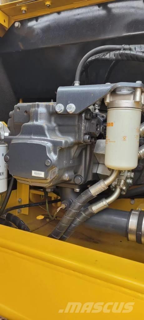 Komatsu 210LC-8 حفارات زحافة