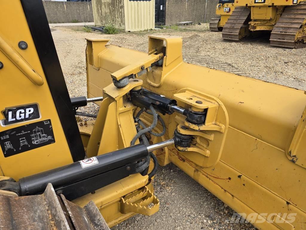 CAT D 3 LGP بلدوزرات مجنزرة