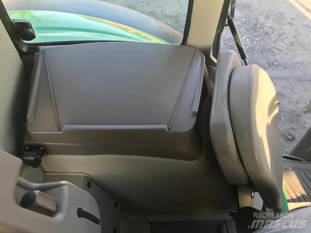 John Deere 6100 M الجرارات