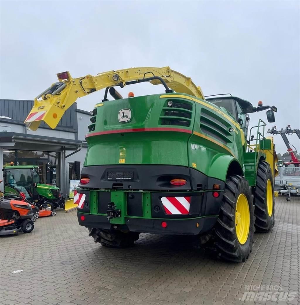 John Deere 8400 i علافات ذاتية الدفع