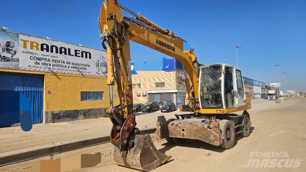 Liebner A904C حفارات بعجل