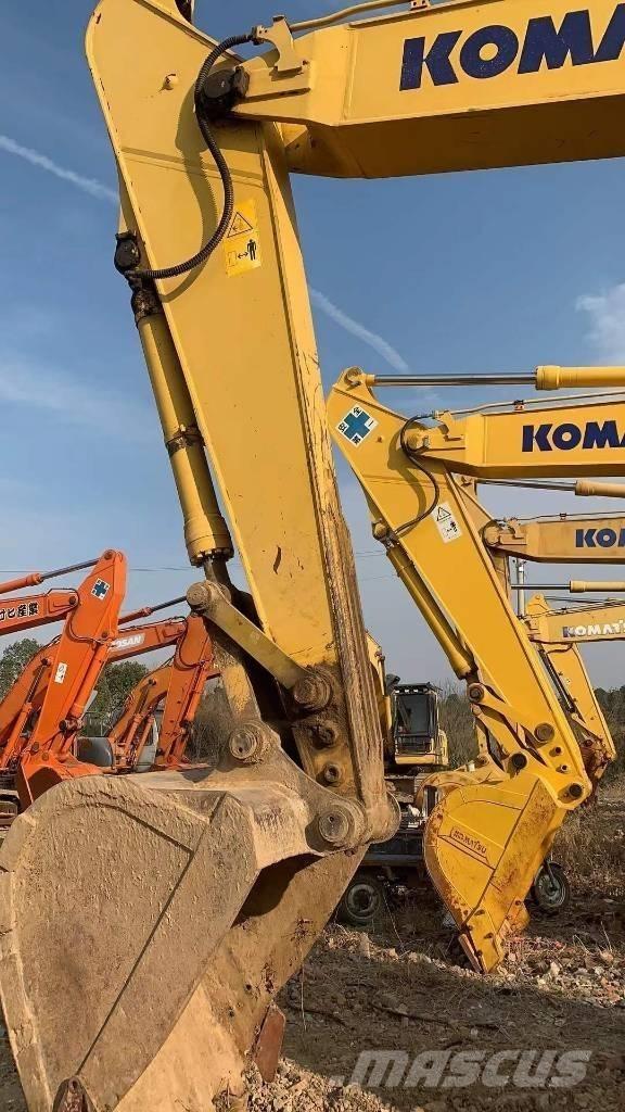 Komatsu PC 220-8 حفارات زحافة