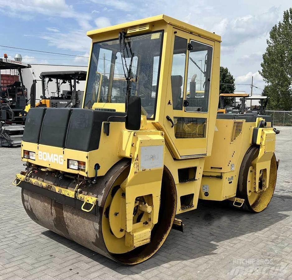 Bomag BW 151 AD-2 مداحل ثنائية الاسطوانة
