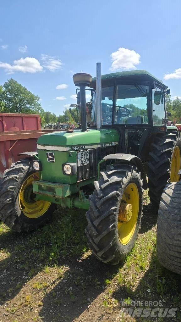 John Deere 2850 الجرارات
