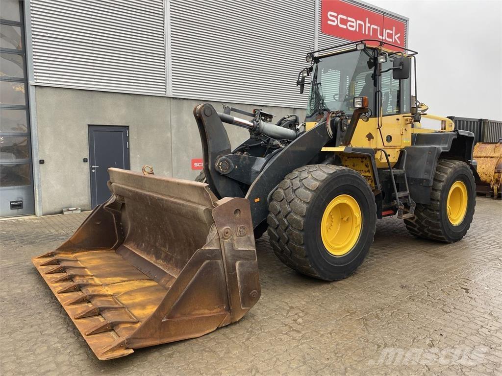 Komatsu WA320PZ-6 لوادر بعجل