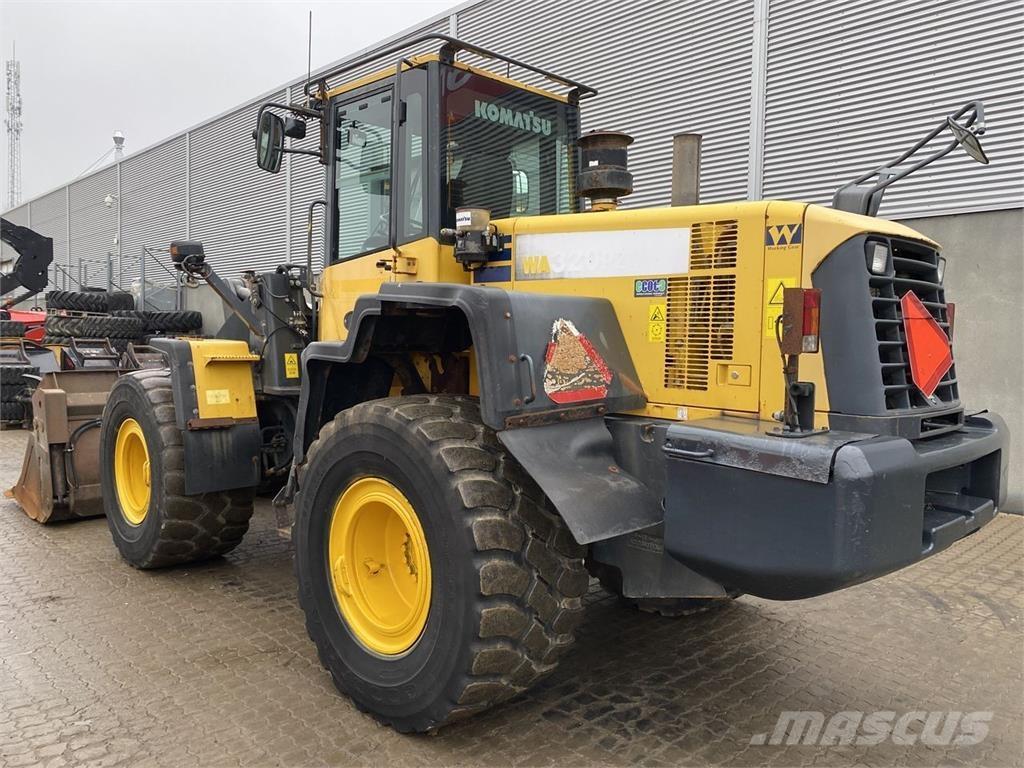 Komatsu WA320PZ-6 لوادر بعجل