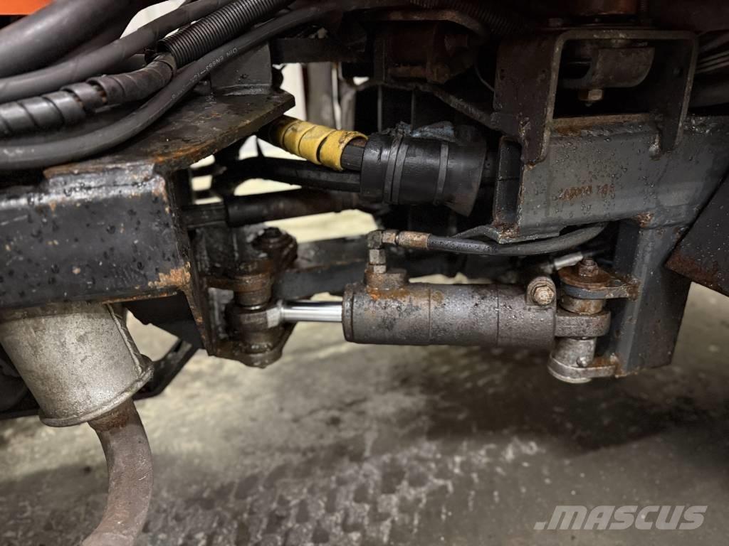 Holder C 240 ماكينات منفعة عامة