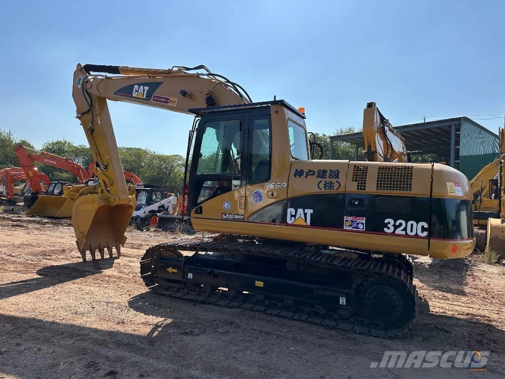 CAT 320 C حفارات زحافة