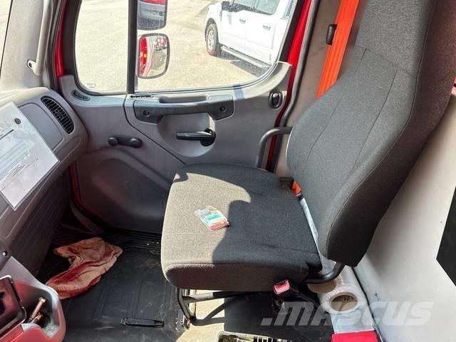 Freightliner M2 شاحنات نقل المشروبات