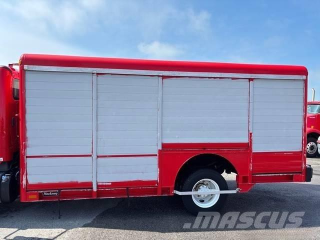 Freightliner M2 شاحنات نقل المشروبات