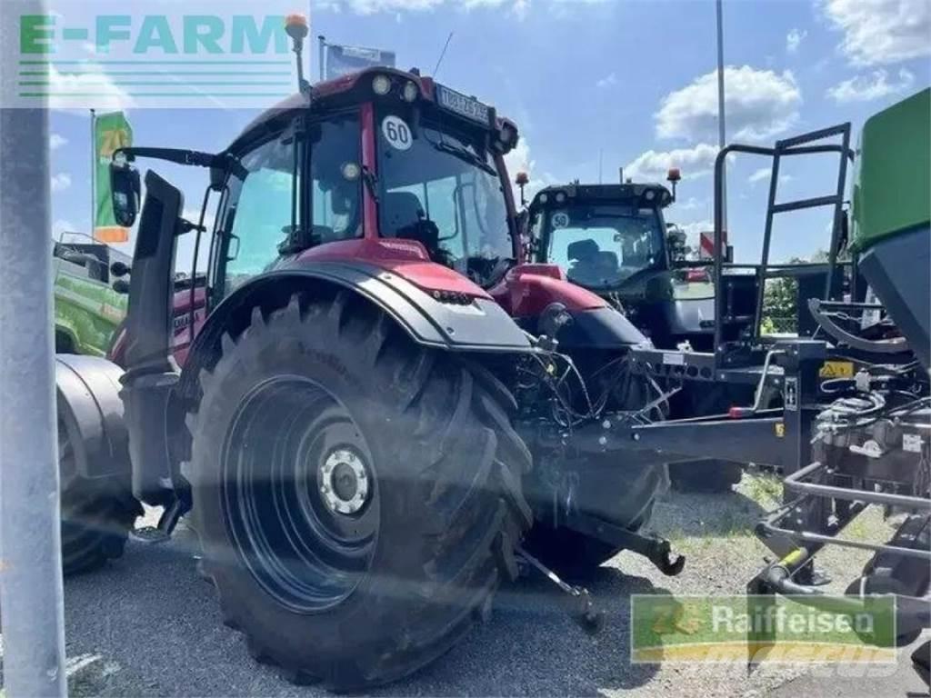 Valtra t 235 الجرارات