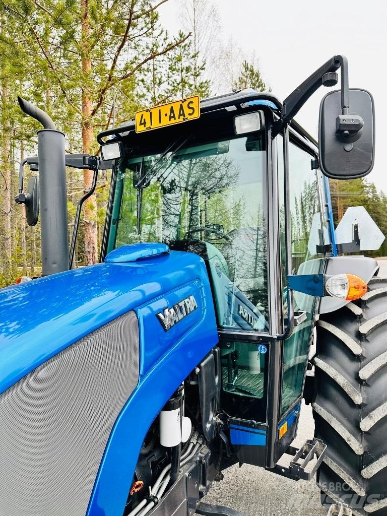 Valtra A 92 الجرارات