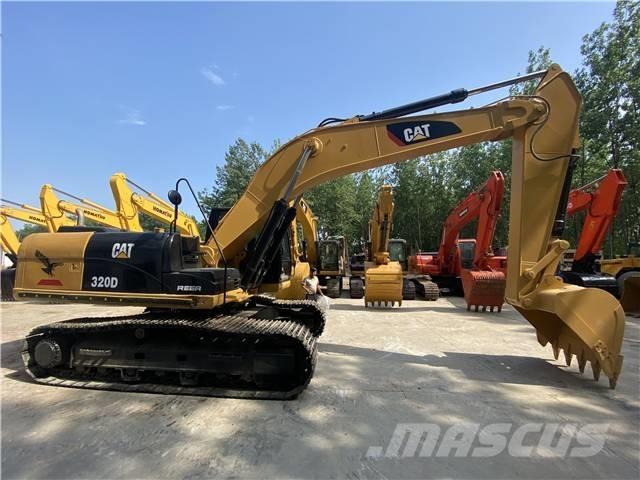 CAT 320D حفارات زحافة