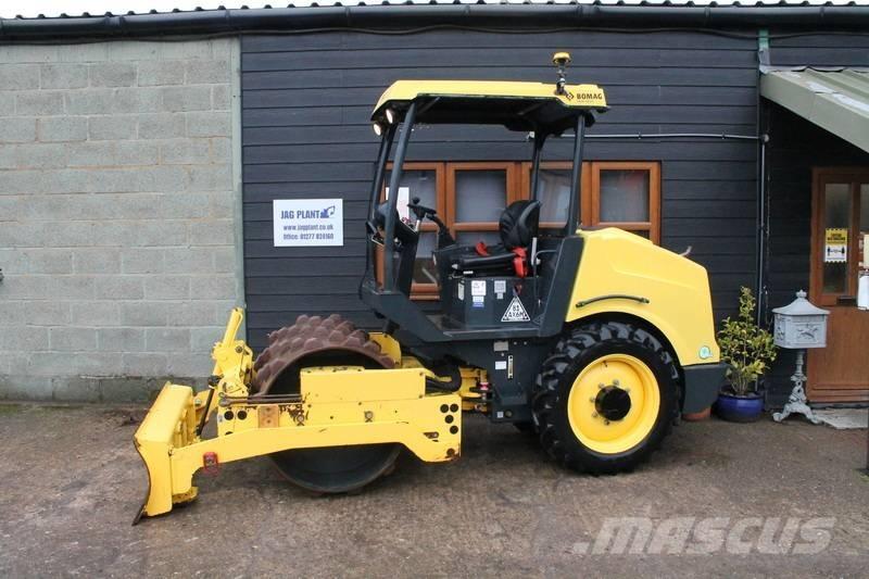 Bomag BW 124 P D H-5 مداحل أحادية الأسطوانة