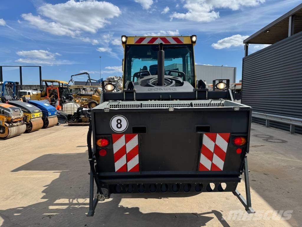 Bomag BW 174 AP-4 AM مداحل ثنائية الاسطوانة