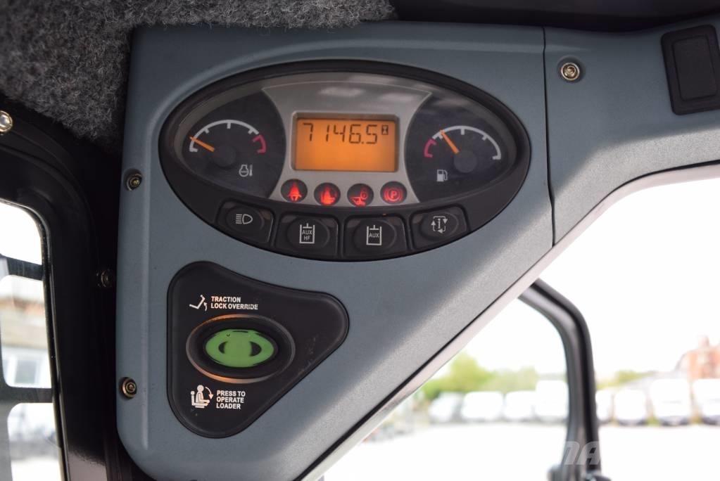 Bobcat S 250 لوادر انزلاقية التوجيه